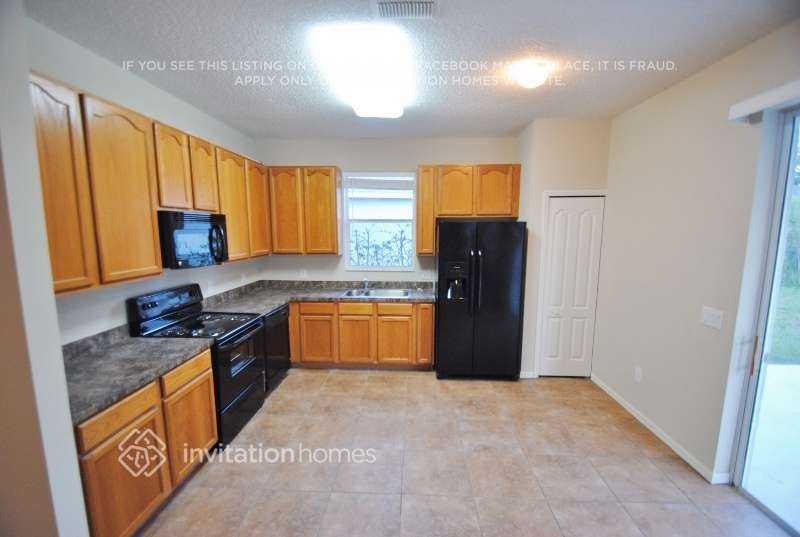 2740 Daybreak Dr - Photo 3 of 8