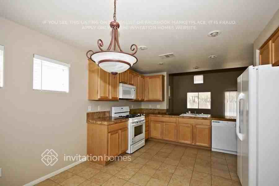 5929 Willis St - Photo 5 of 20