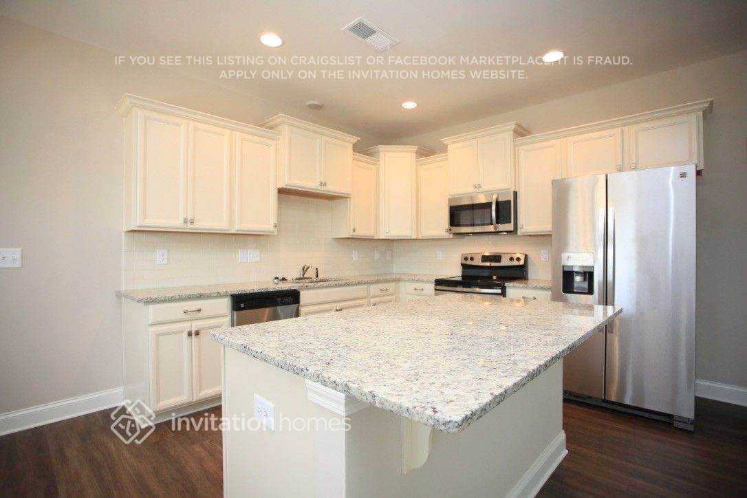 5326 Roberta Crossing Dr - Photo 3 of 9