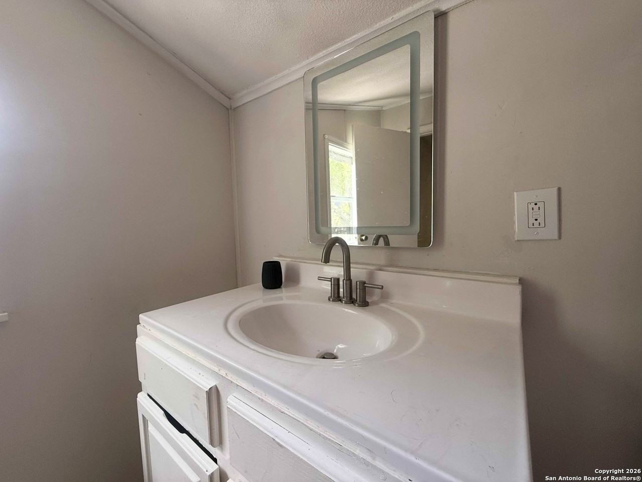 109 Bonham St #C - Photo 7 of 9