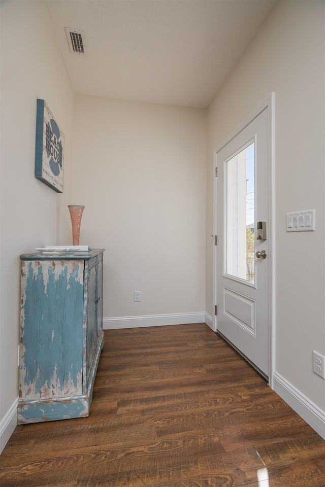 6832 Middleton Ave - Photo 7 of 50