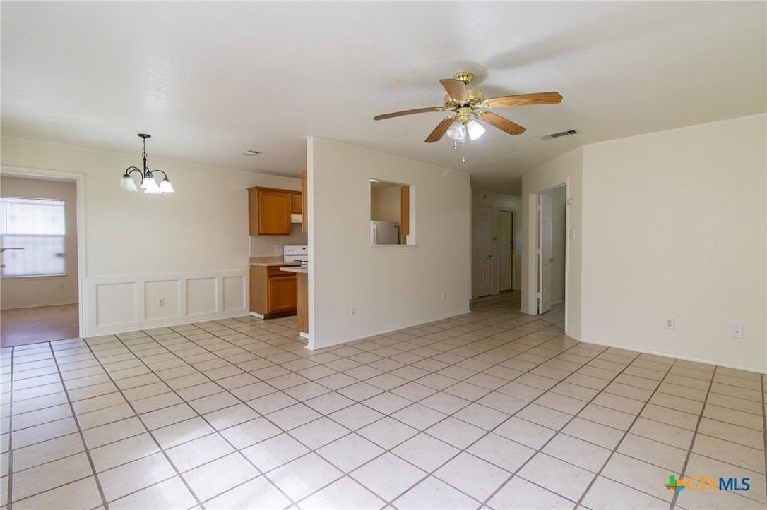 1203 Fox Creek Dr - Photo 4 of 28