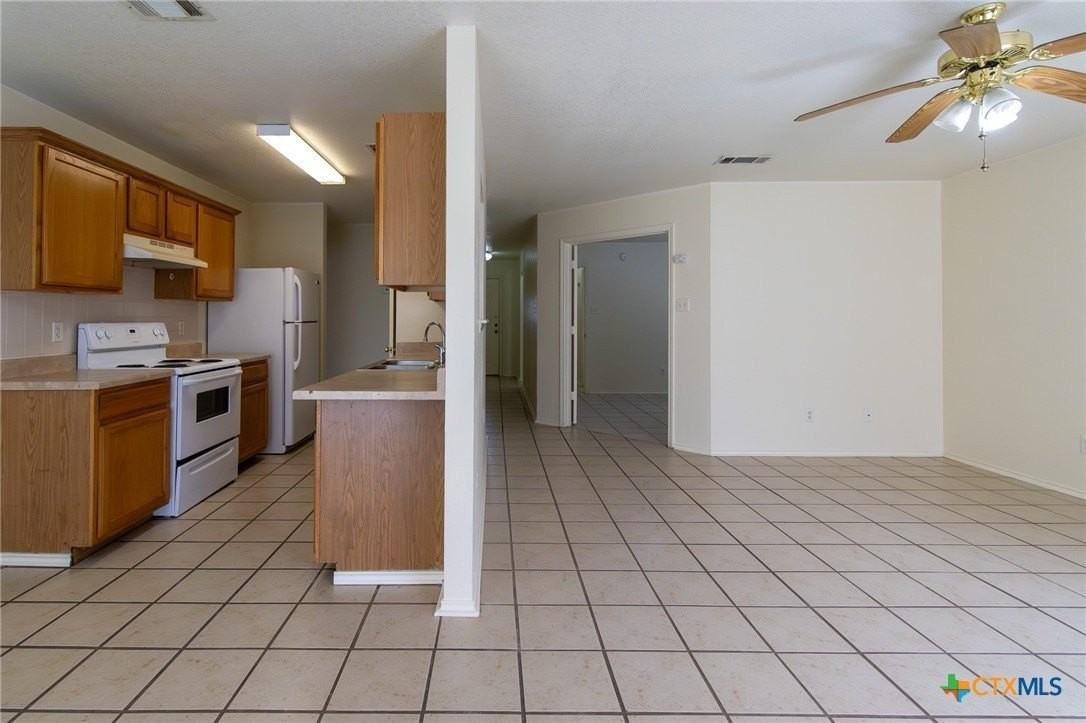 1203 Fox Creek Dr - Photo 6 of 28