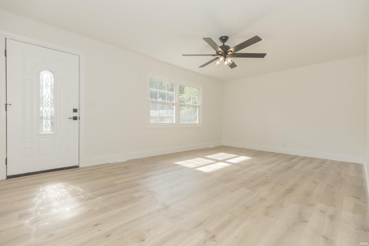 711 Carole Pl - Photo 3 of 39