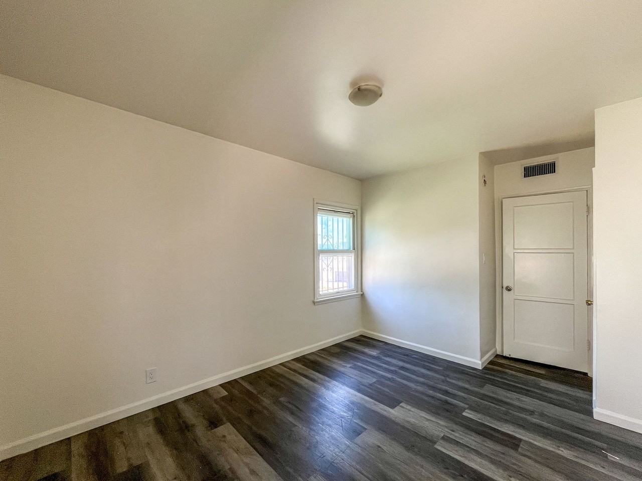 3401 W 84th Pl - Photo 5 of 8