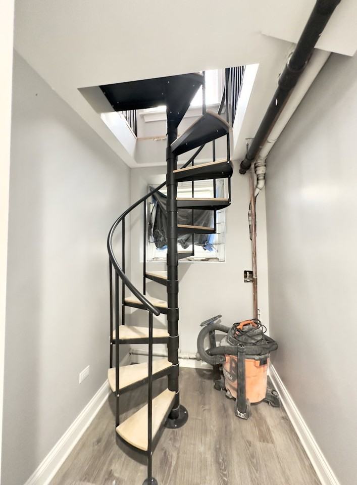 6257 W Rosemont Ave ## 1 - Photo 3 of 8