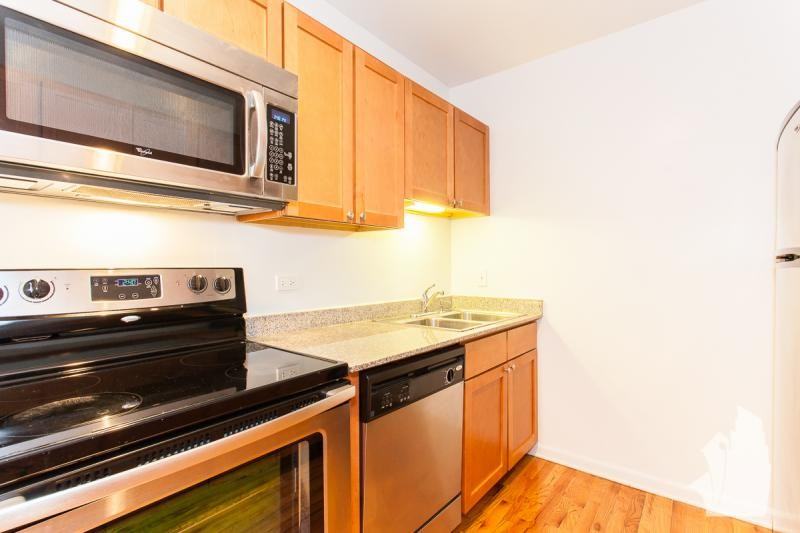 1210 W North Shore Ave - Photo 2 of 8
