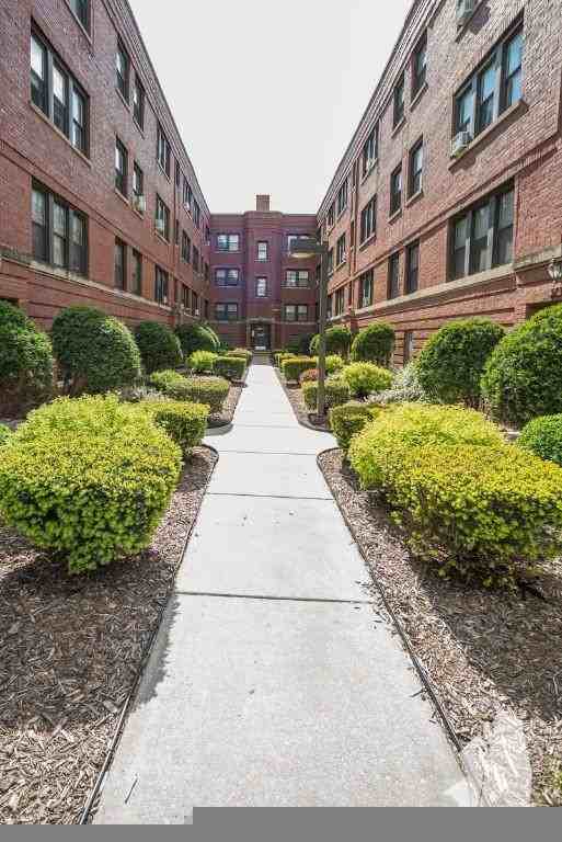 N Winthrop Ave - Photo 2 of 7