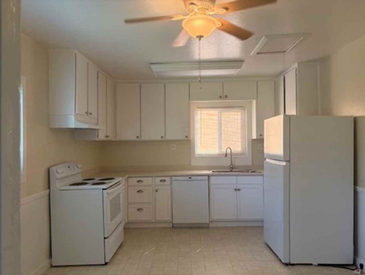 807 Natoma St - Photo 3 of 4