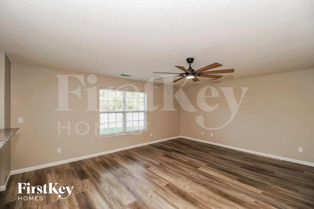 11677 Striker Ln - Photo 4 of 19