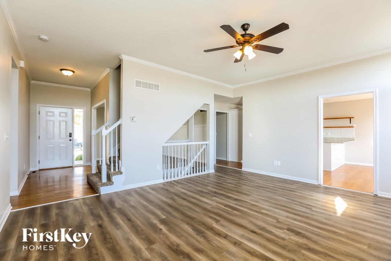 819 Trailway Dr - Photo 4 of 15