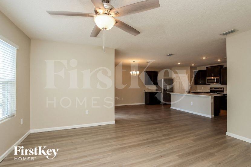 1125 Newton Cir - Photo 4 of 16