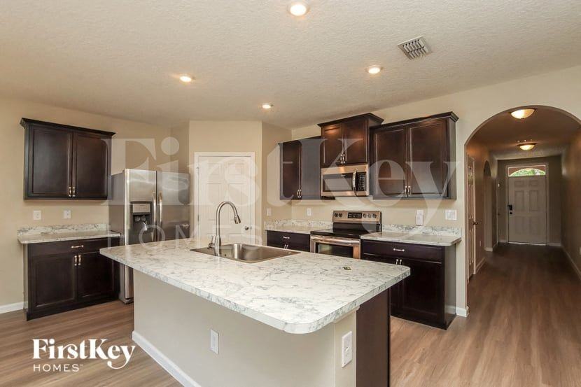 1125 Newton Cir - Photo 5 of 16