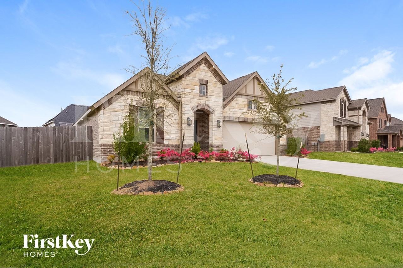 4334 Parkview Terrace Ln - Photo 2 of 16
