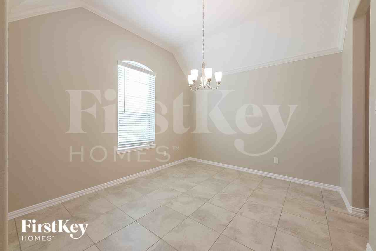 4334 Parkview Terrace Ln - Photo 6 of 16