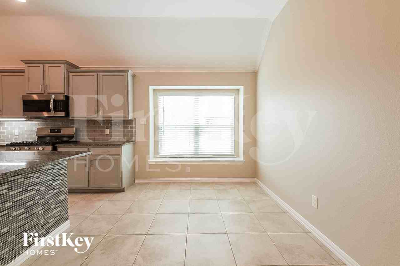 4334 Parkview Terrace Ln - Photo 7 of 16