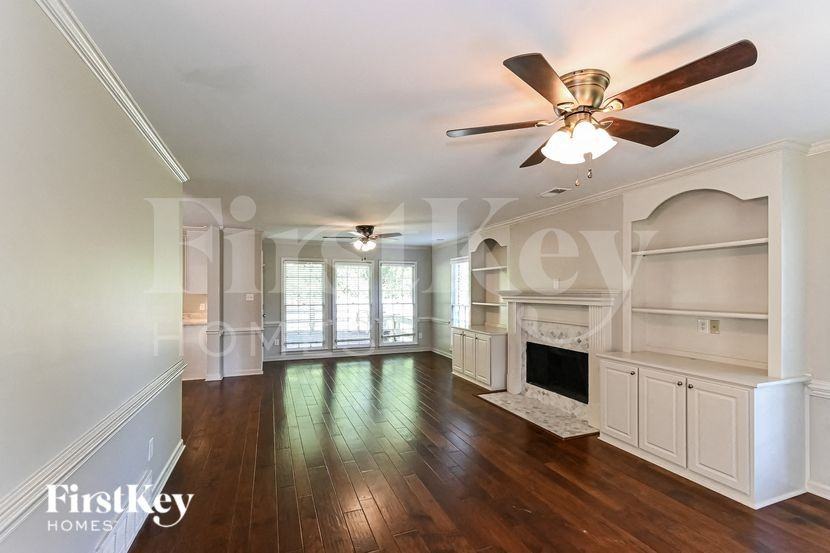 1217 Pinpointe Dr - Photo 3 of 16