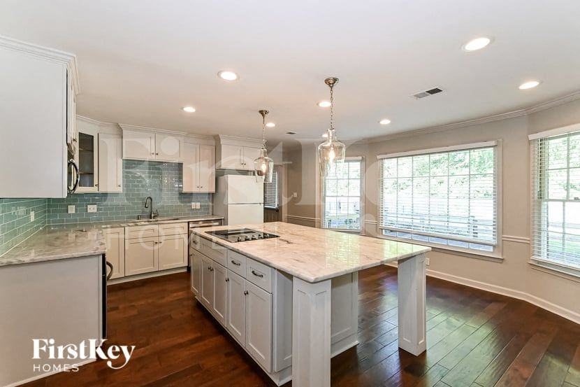 1217 Pinpointe Dr - Photo 6 of 16