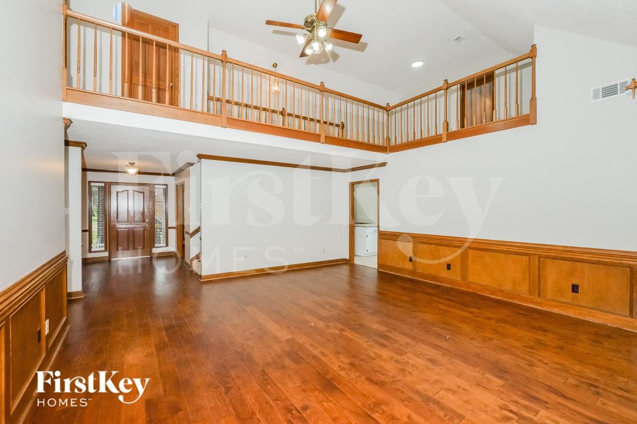 3943 Green Spruce Bnd - Photo 3 of 16
