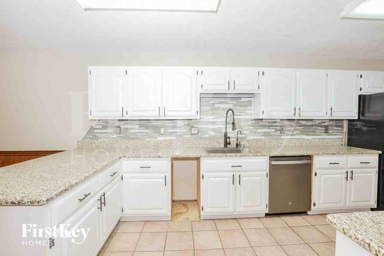 3943 Green Spruce Bnd - Photo 5 of 16
