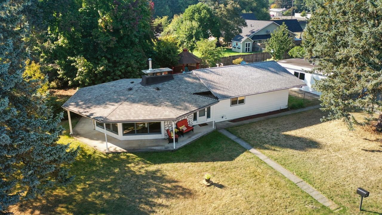 5113 Brassfield Dr Se - Photo 4 of 42