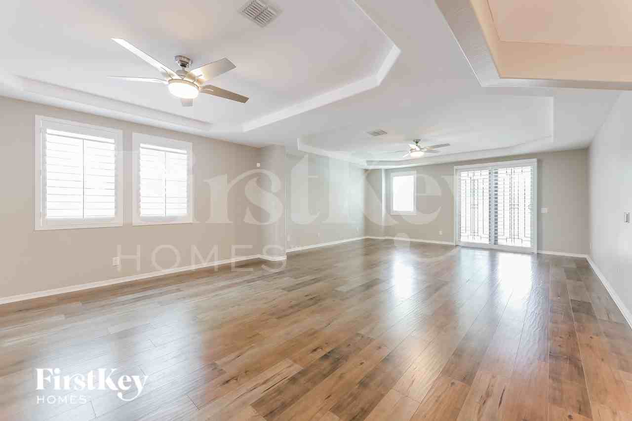 4205 W Magdalena Ln - Photo 2 of 16
