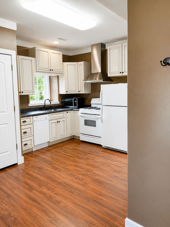557 N 400 E - Photo 2 of 25