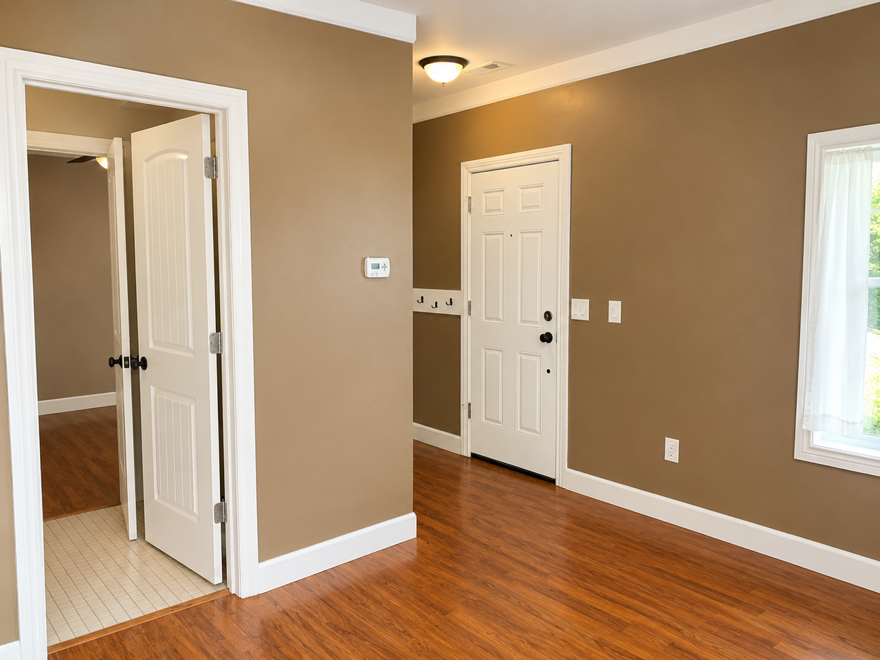 557 N 400 E - Photo 3 of 25