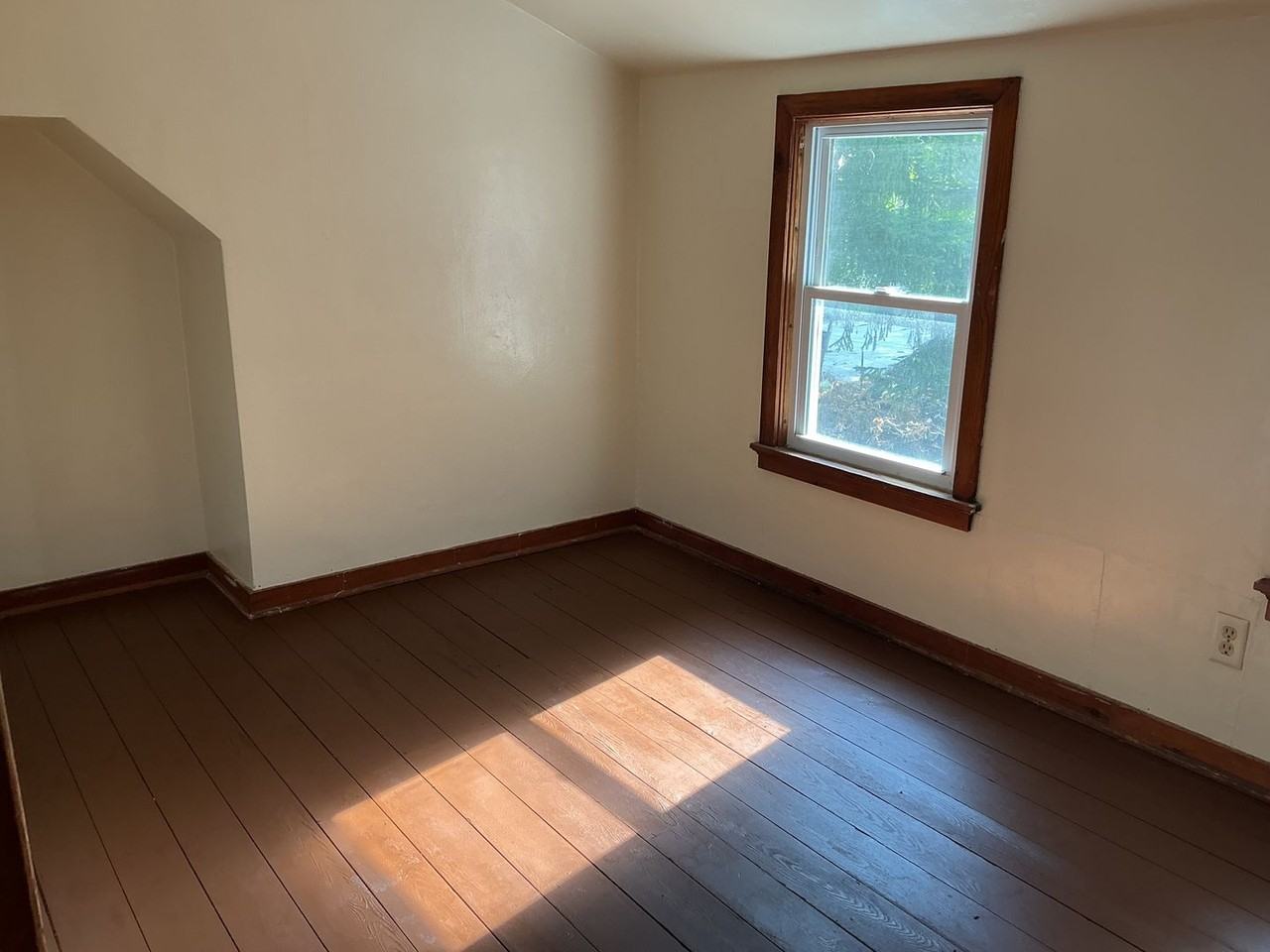 5947 N 66th St - Photo 2 of 8