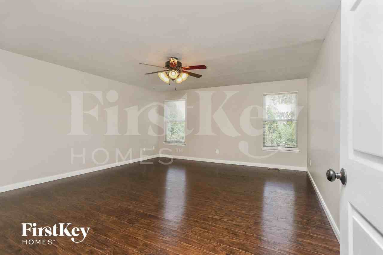 7796 Boatside Dr - Photo 4 of 14