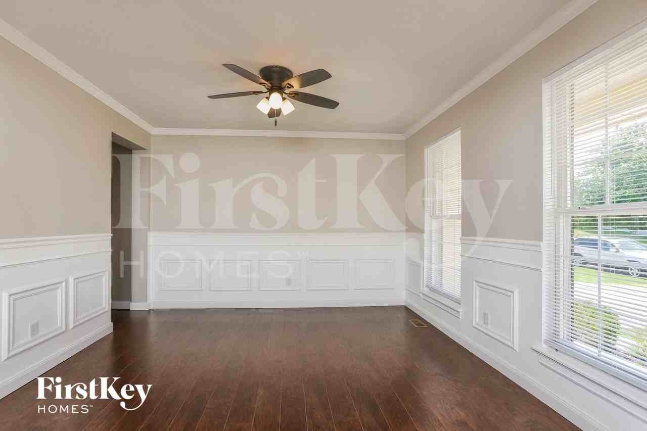 7796 Boatside Dr - Photo 5 of 14