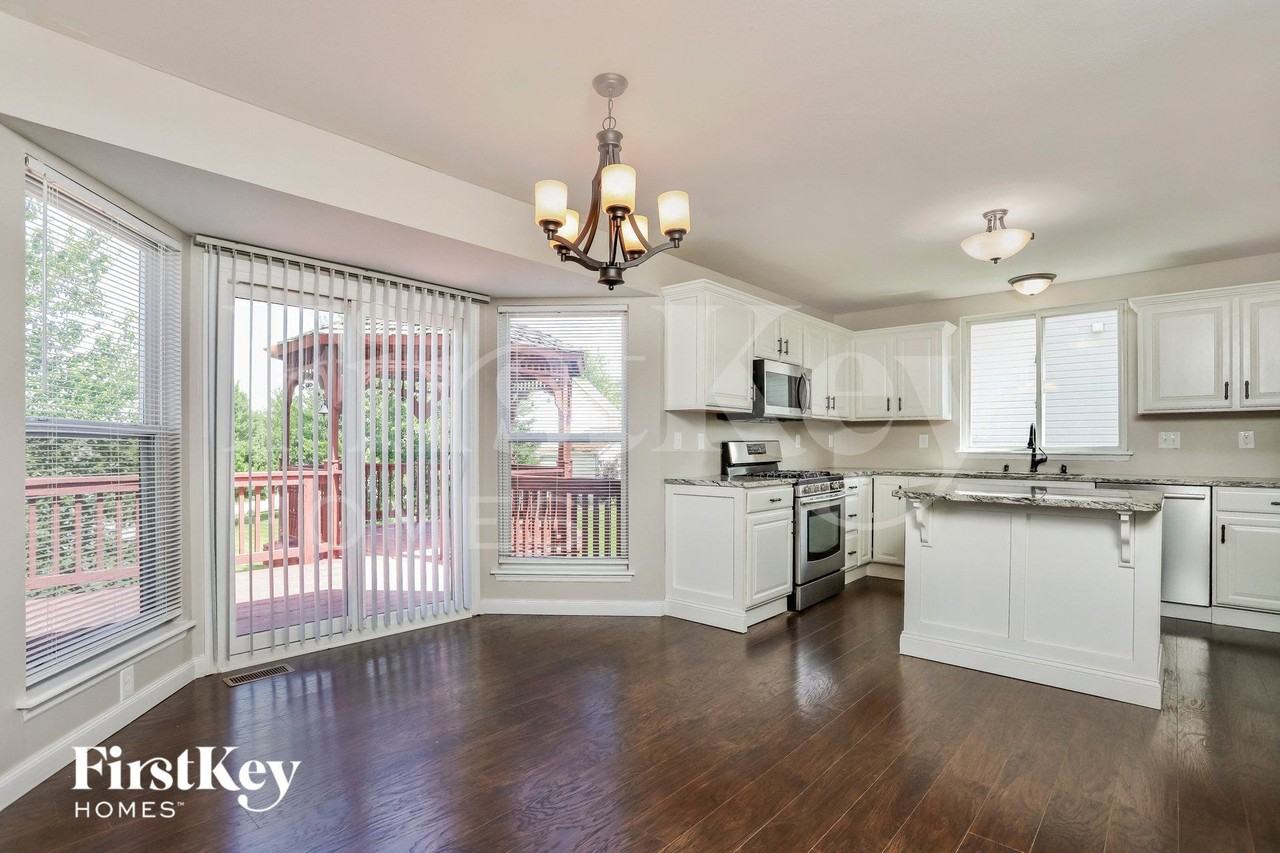 7796 Boatside Dr - Photo 6 of 14