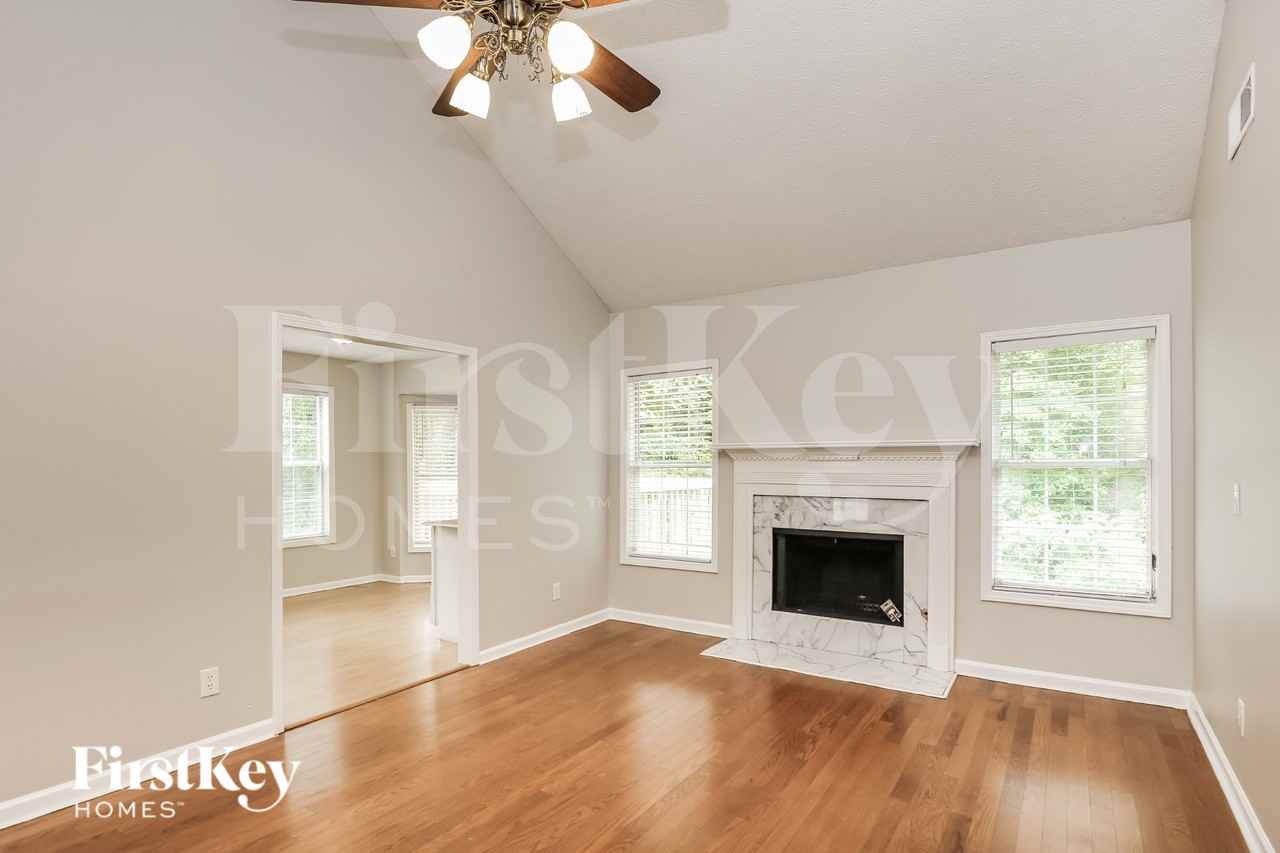 1480 Royale Castle Dr - Photo 3 of 16
