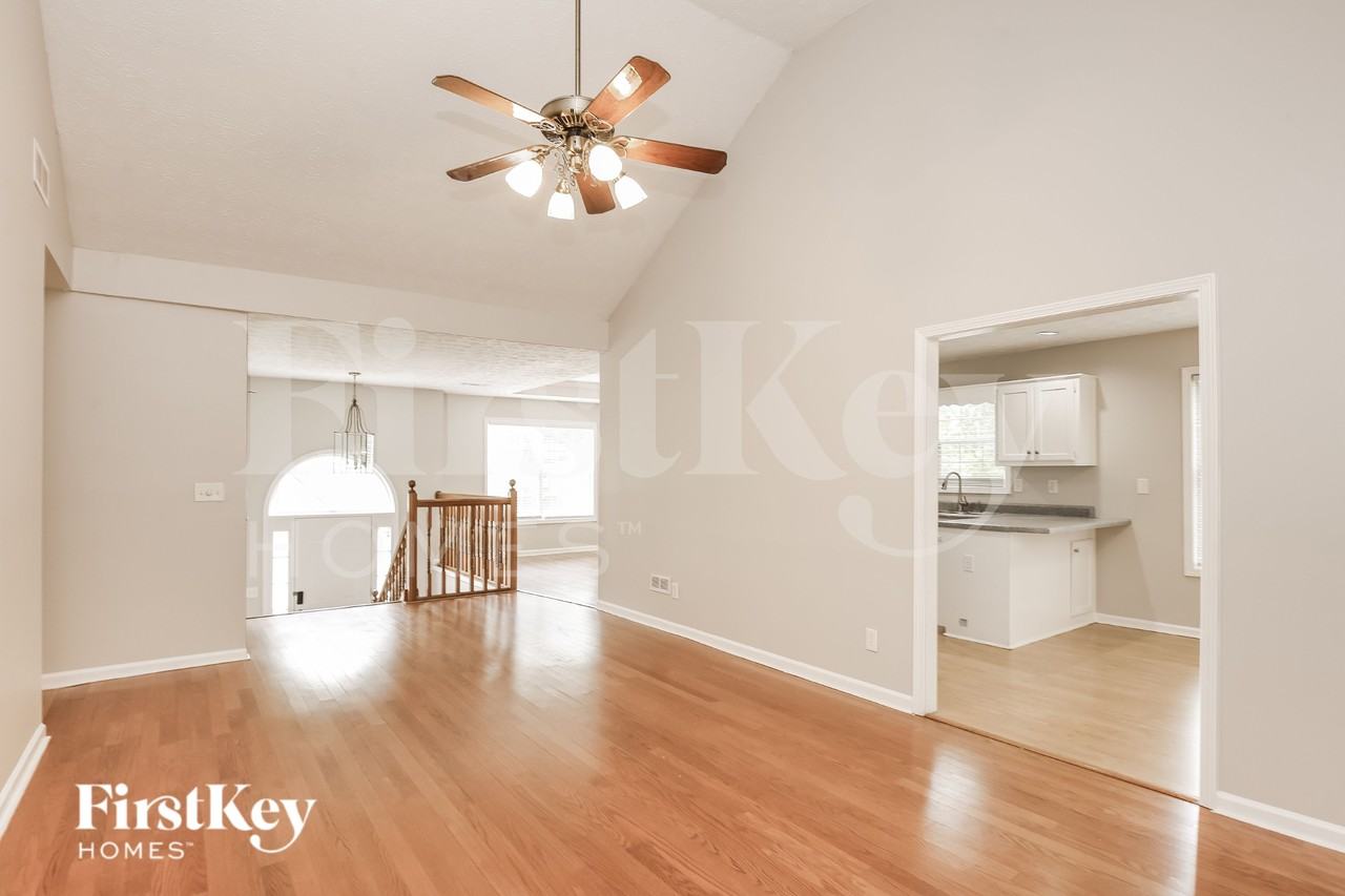 1480 Royale Castle Dr - Photo 4 of 16
