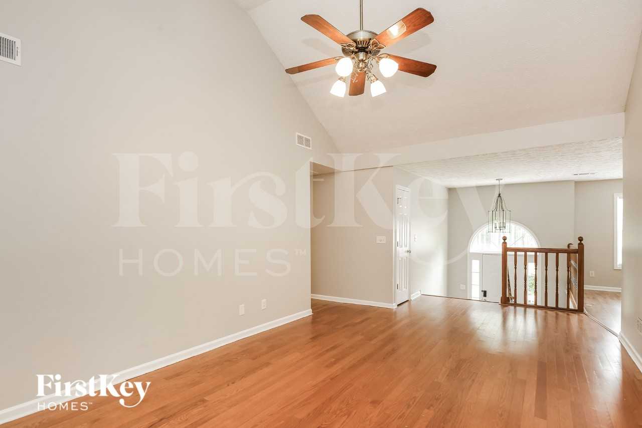 1480 Royale Castle Dr - Photo 5 of 16