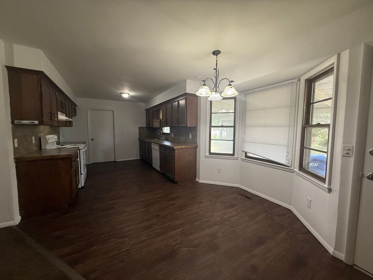 2561 S Ferguson Ave - Photo 4 of 15