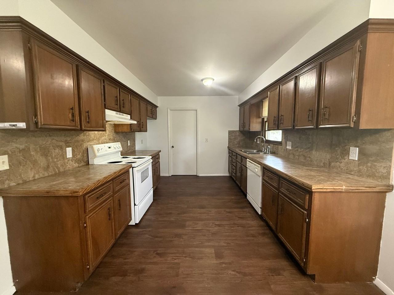 2561 S Ferguson Ave - Photo 5 of 15