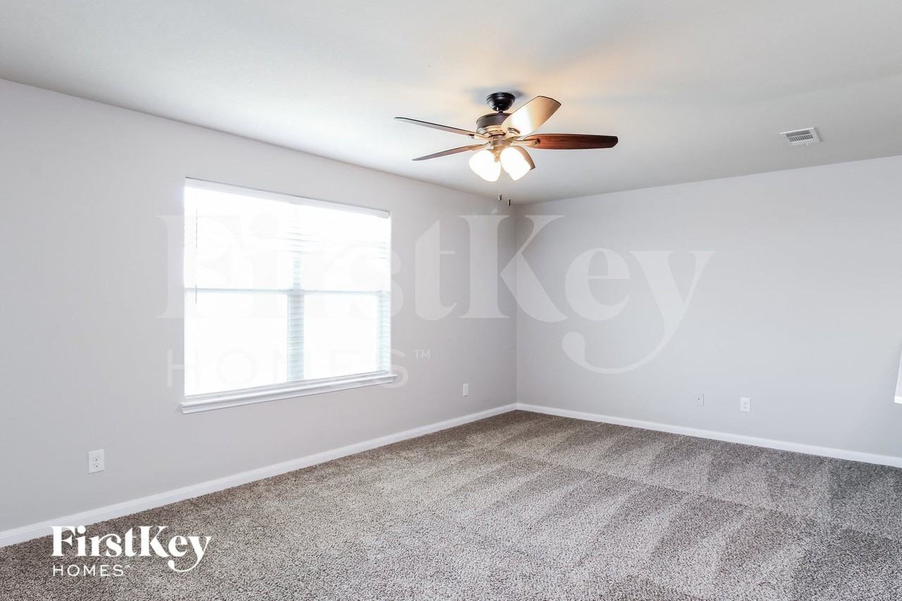 12649 Forest Lawn Rd - Photo 3 of 15
