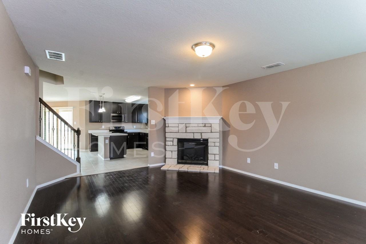 7525 Boat Wind Rd - Photo 3 of 16