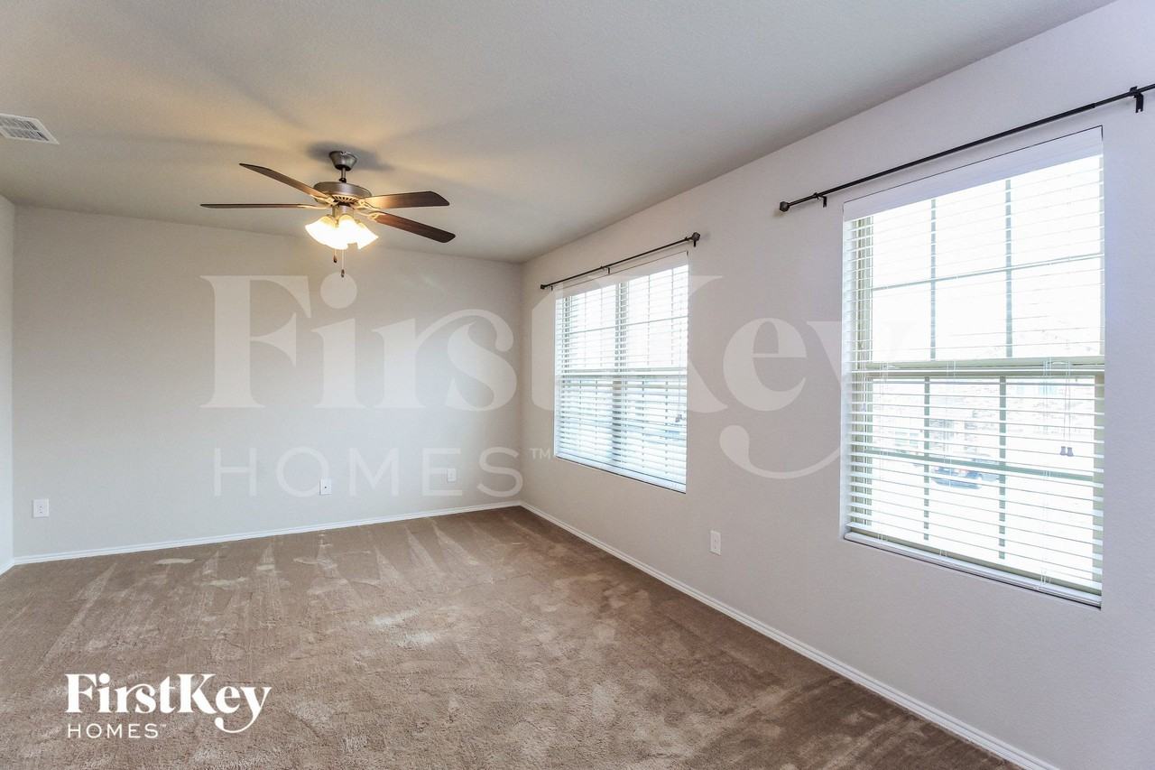 7525 Boat Wind Rd - Photo 6 of 16
