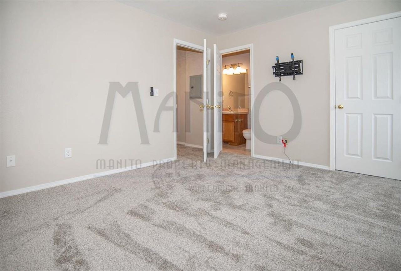11212 E 4th Ave #C - Photo 6 of 17