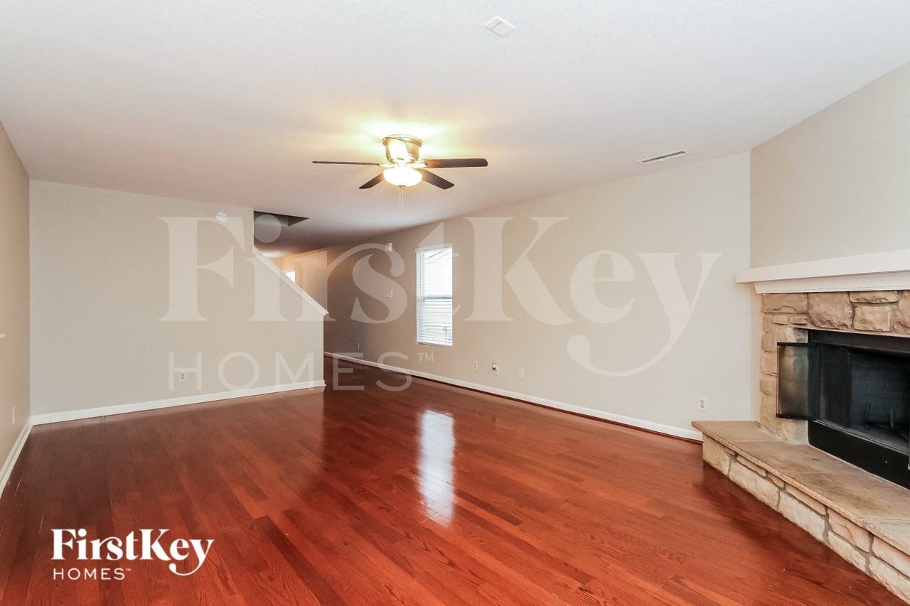 6507 Matlea Ct - Photo 4 of 14