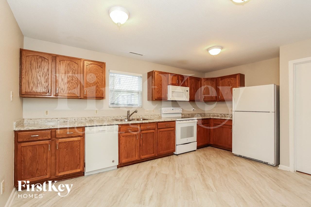 6507 Matlea Ct - Photo 5 of 14