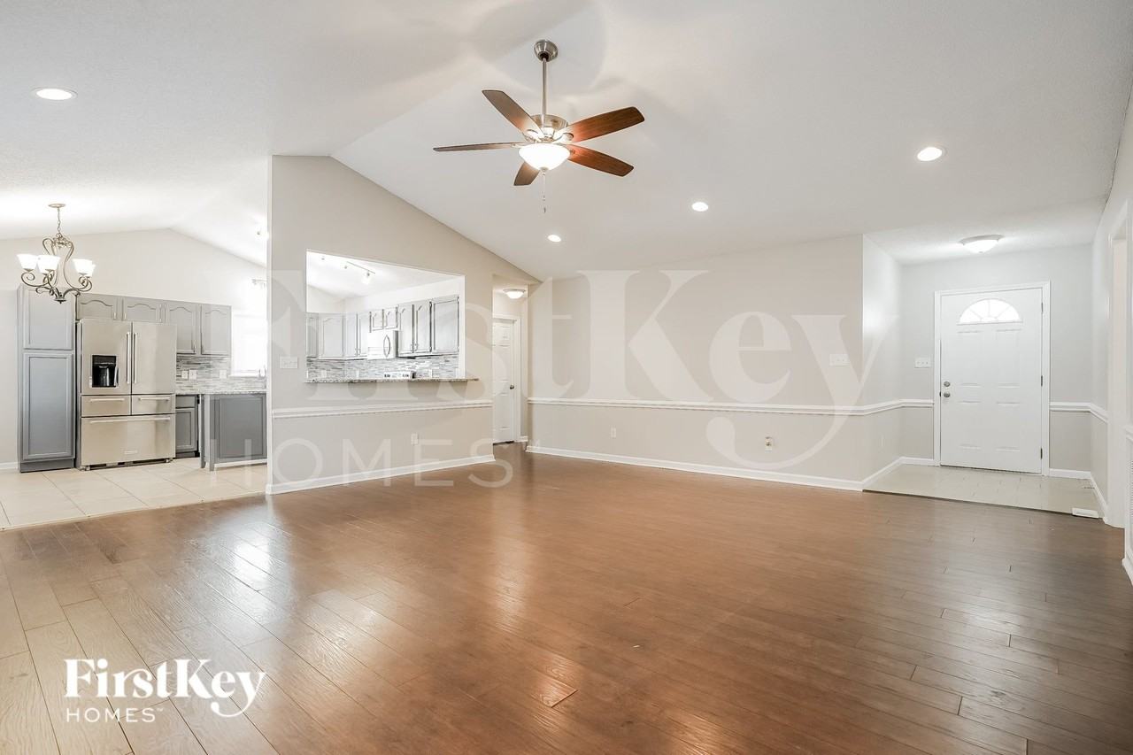 8 Whitaker Pl - Photo 5 of 15