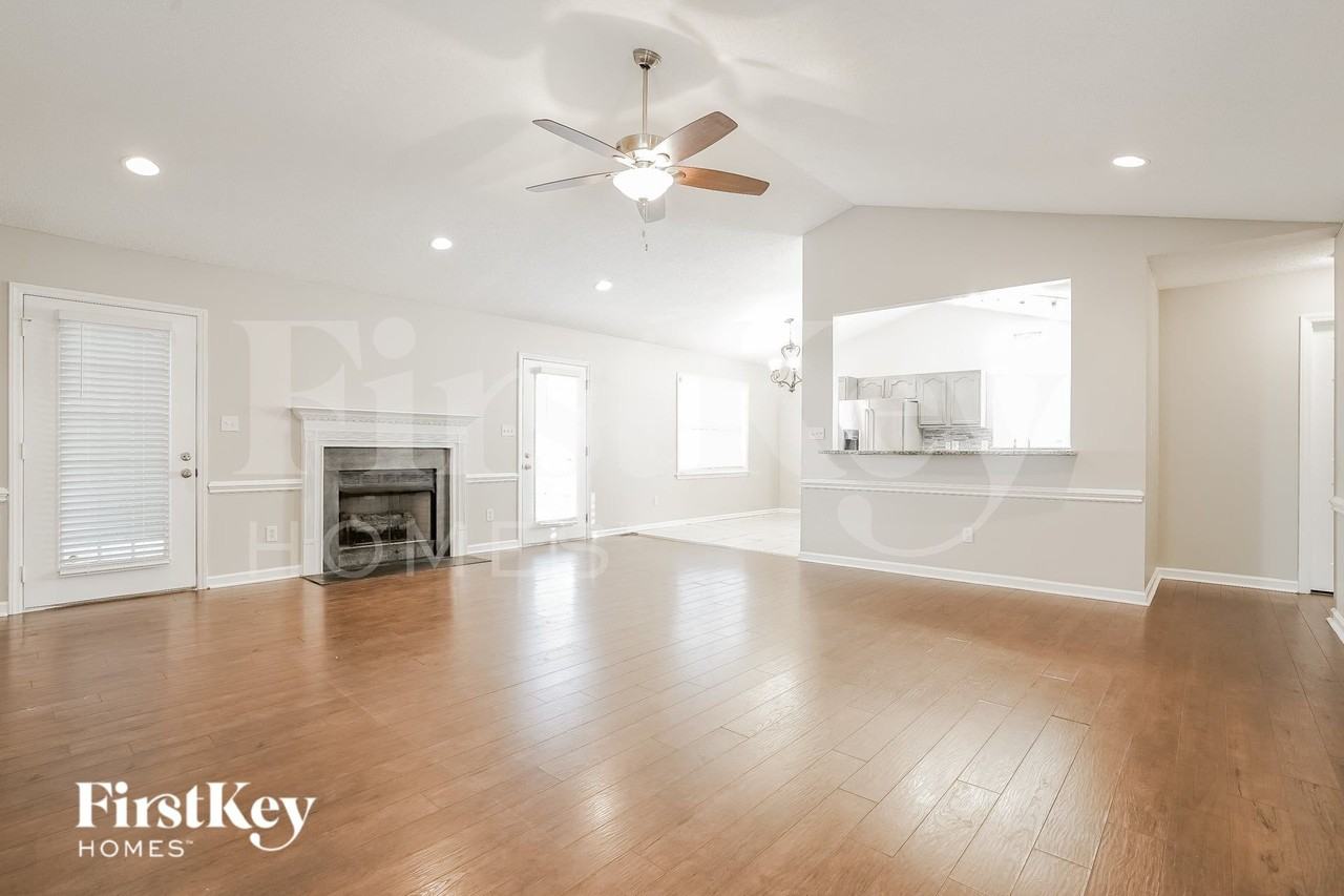 8 Whitaker Pl - Photo 6 of 15