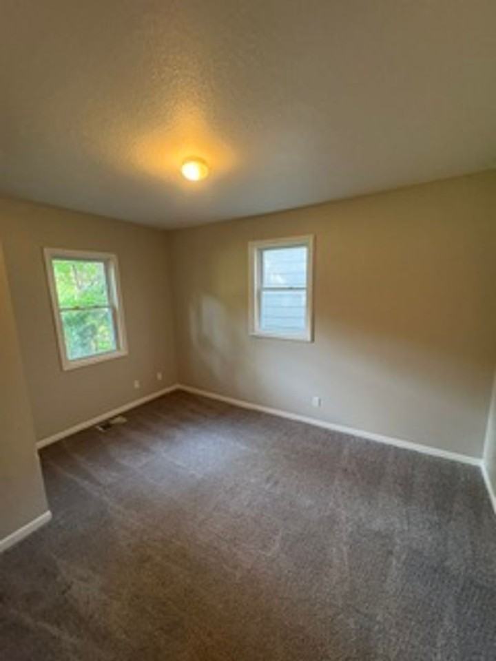 510 W Columbia Ter - Photo 6 of 17