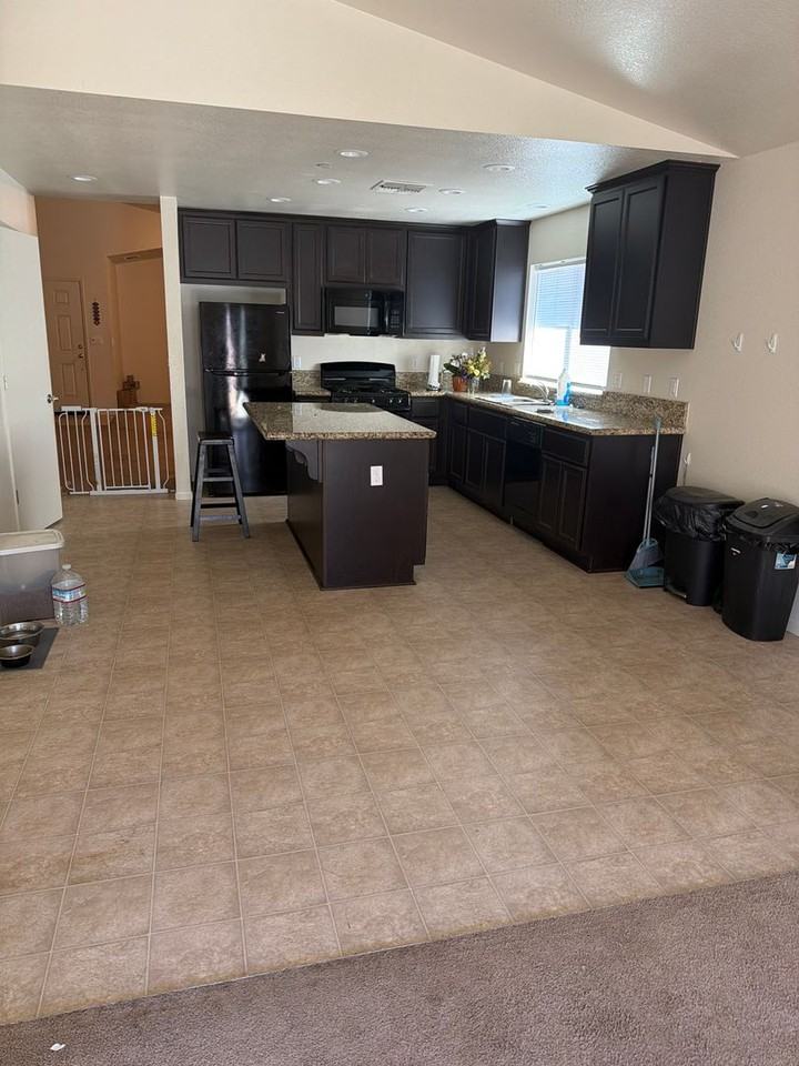 276 Paige Ct - Photo 6 of 18