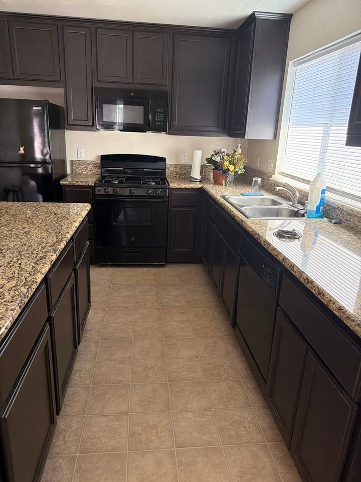 276 Paige Ct - Photo 7 of 18