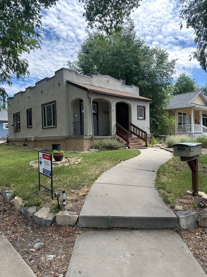 1032 W Pikes Peak Ave - Photo 2 of 17