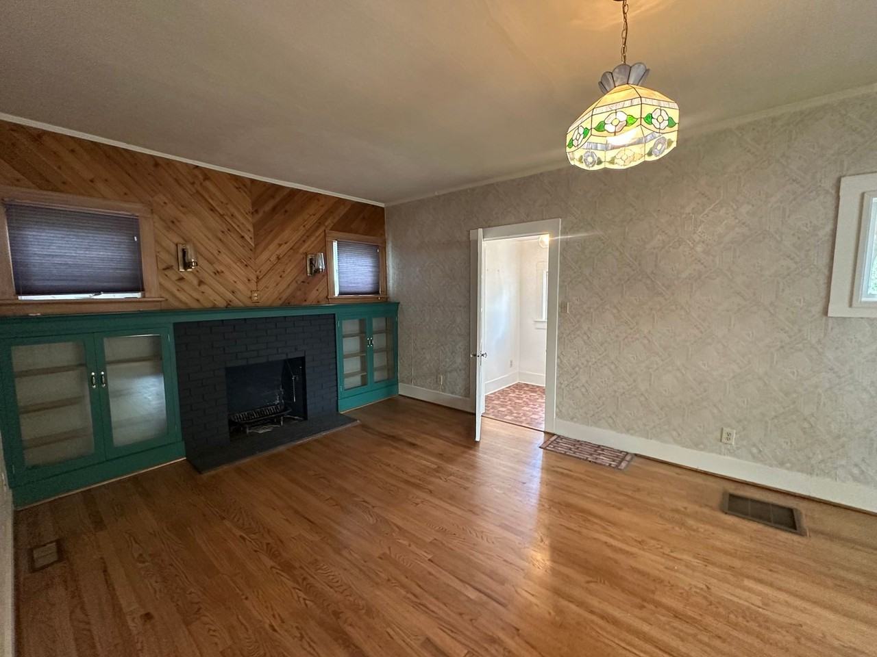 1032 W Pikes Peak Ave - Photo 5 of 17